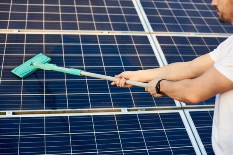 Phân loại và lựa chọn chổi vệ sinh pin mặt trời