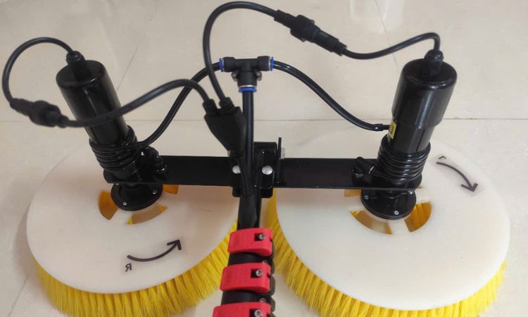 Chổi vệ sinh tấm pin năng lượng mặt trời X42