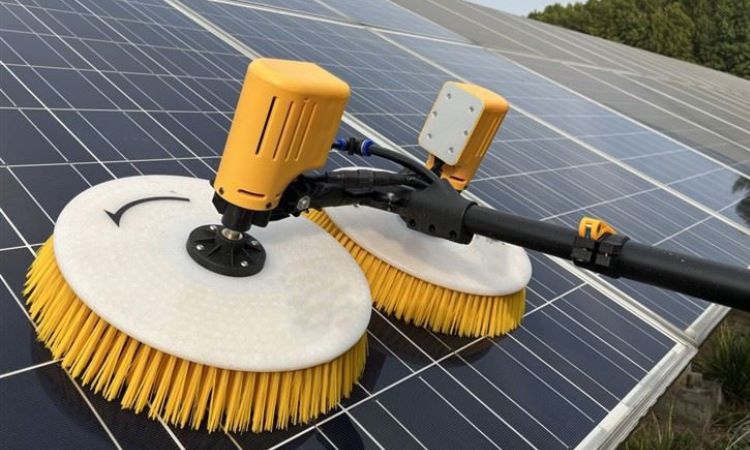 Chổi vệ sinh tấm pin năng lượng mặt trời X42